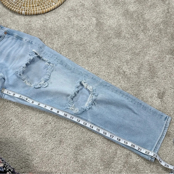 American Eagle Stretch Mom Straight Jeans Distressed Ripped Blue Size 6 Short - Picture 12 of 15